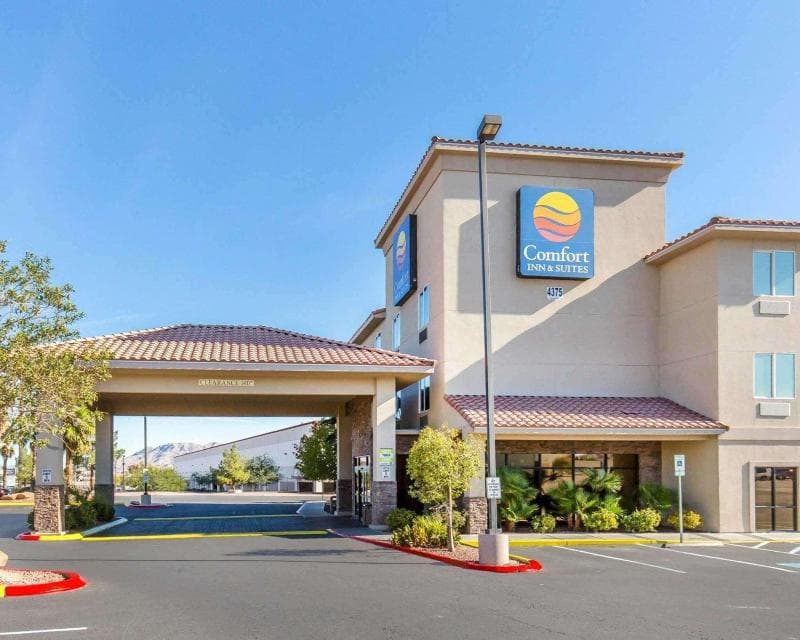 Comfort Inn & Suites Las Vegas - Nellis photo 1