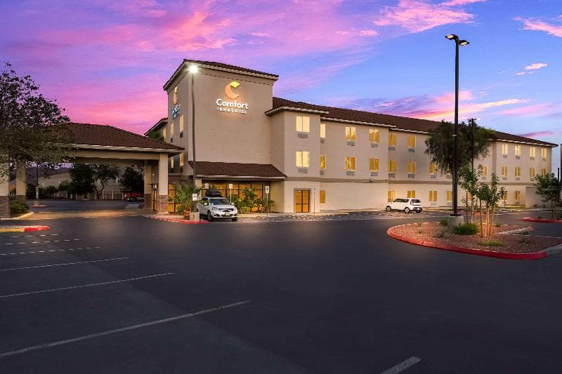 Comfort Inn & Suites Las Vegas - Nellis 3