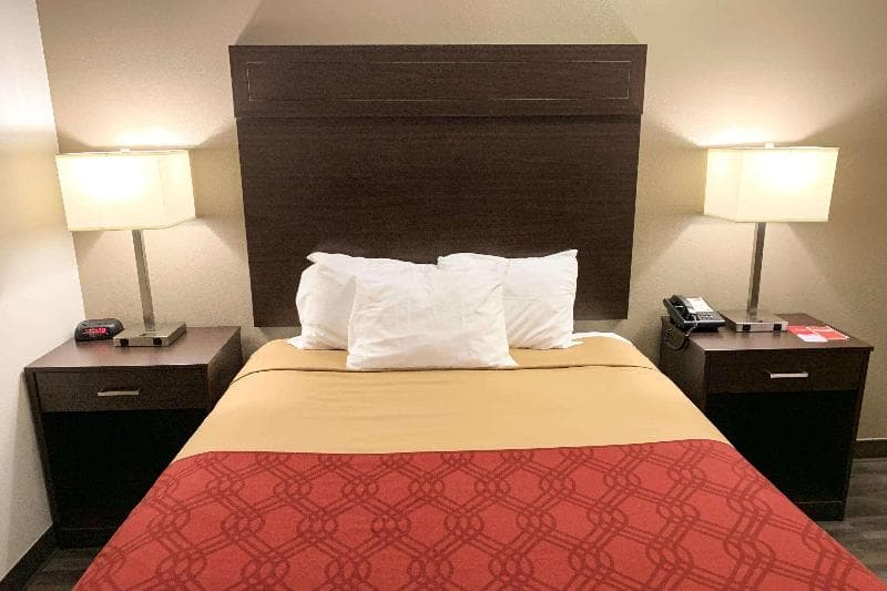 Econo Lodge City Center 2