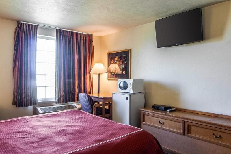 Bridgeway Inn & Suites Portland Airport 3