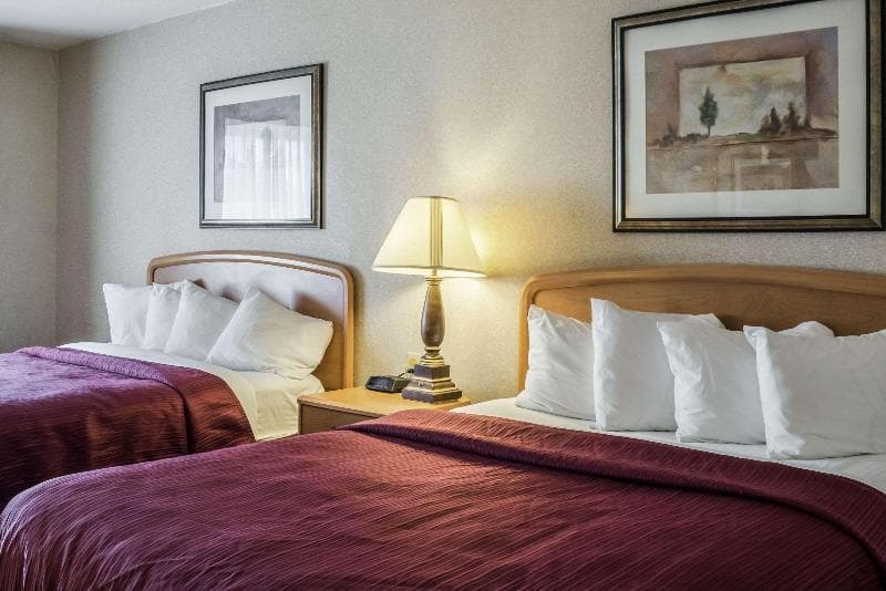 Quality Inn & Suites South 3