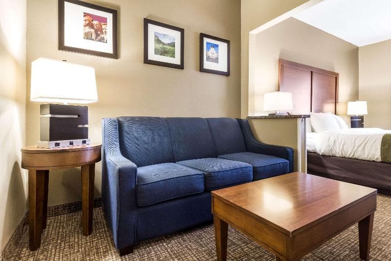 Comfort Suites Sioux Falls photo 1