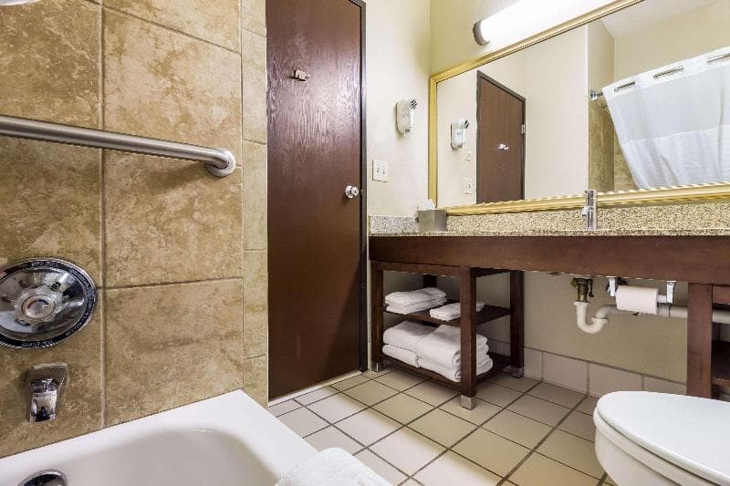 Comfort Suites Sioux Falls 4