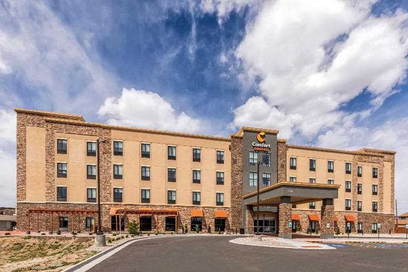 Comfort Suites main