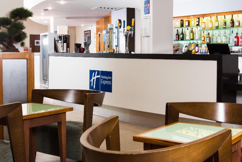 Holiday Inn Express Tamworth 3