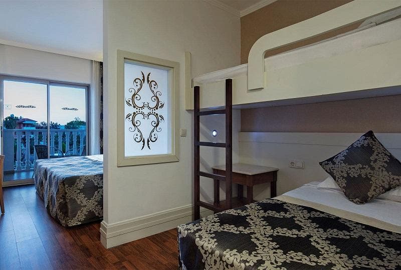 Alba Queen Hotel photo 1