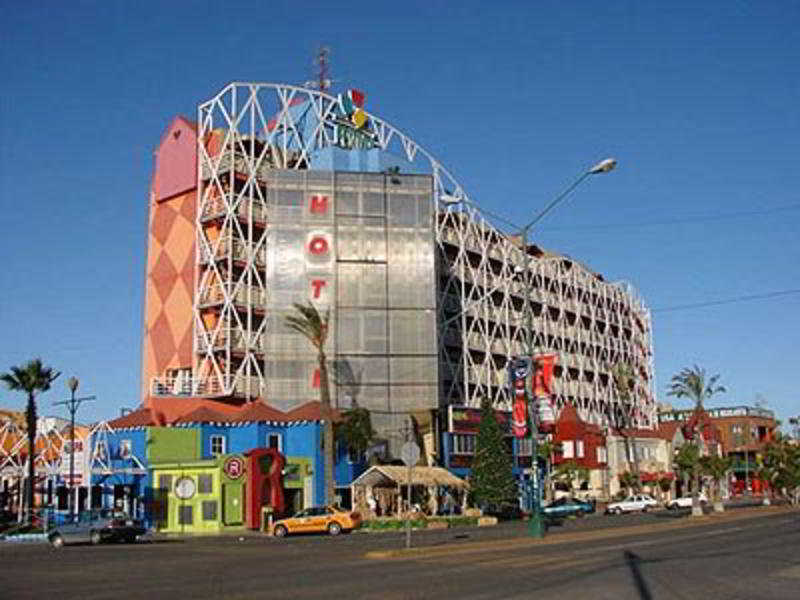 Festival Plaza main