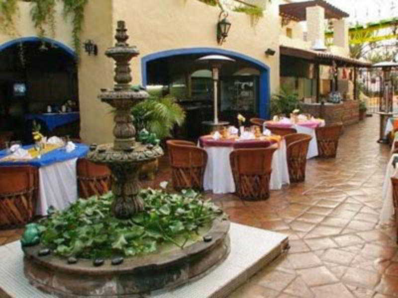 Festival Plaza 5
