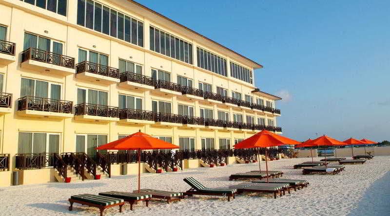 Hulhule Island Hotel 5