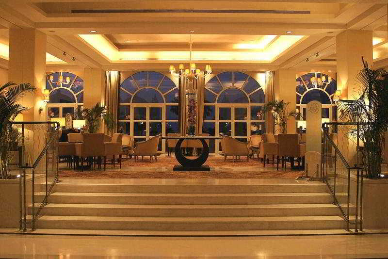 Amphitrite Palace Beach Hotel & Convention Centre 2
