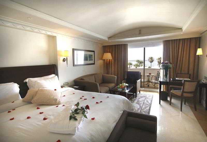 Amphitrite Palace Beach Hotel & Convention Centre 3