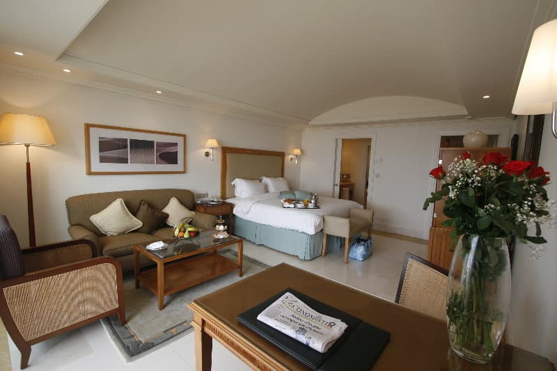Amphitrite Palace Beach Hotel & Convention Centre 4