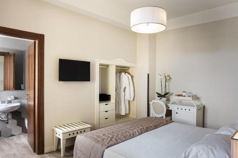 Ariston 4