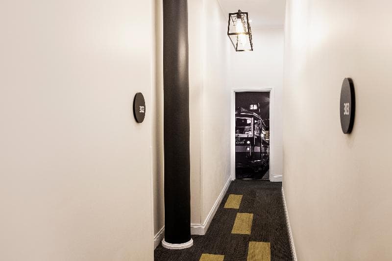 Quality Apartments Melbourne Central 3