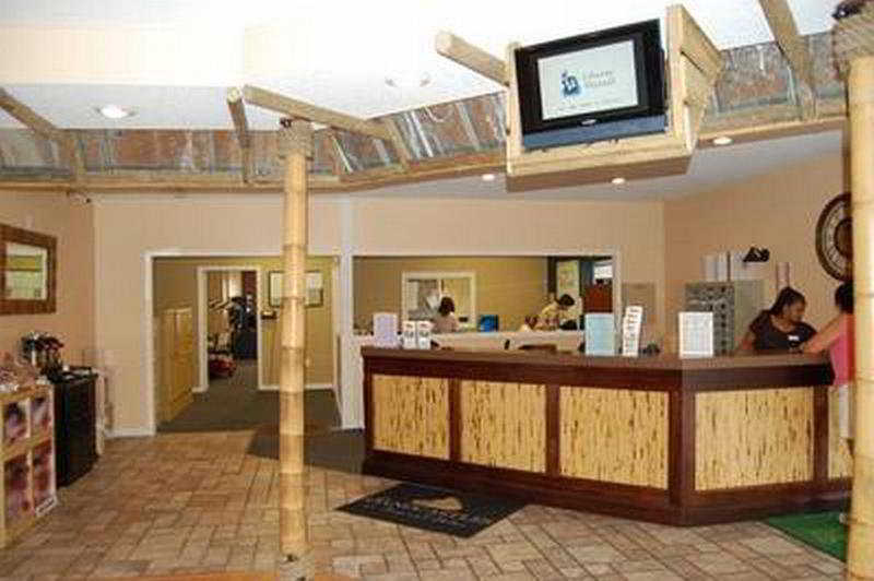 Tropical Palms Resort 4