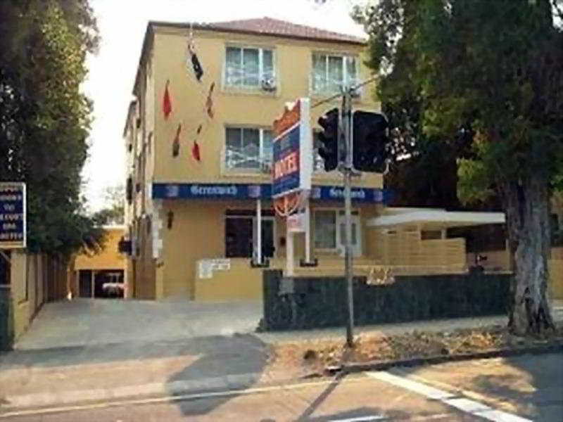 Greenwich Inn photo 1