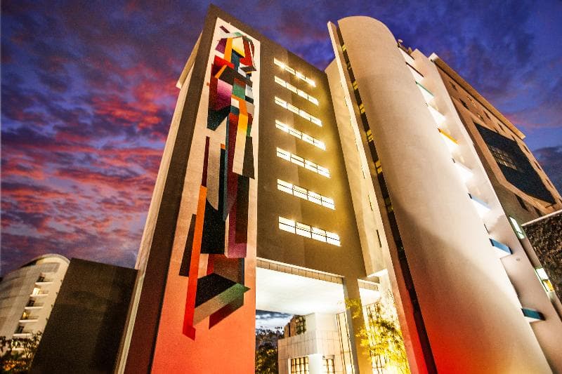 Hennessy Park Hotel 2