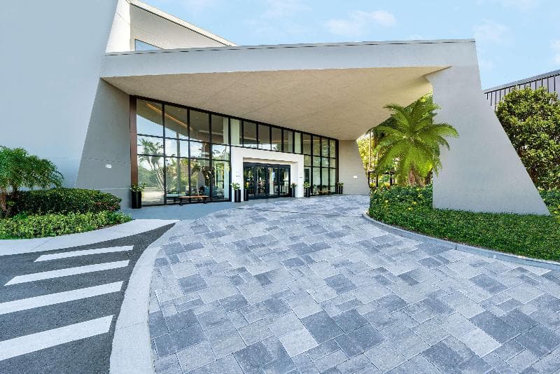 DoubleTree by Hilton Tampa Rocky Point Waterfront 3