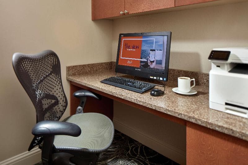 Hilton Garden Inn Portland/Lake Oswego photo 1