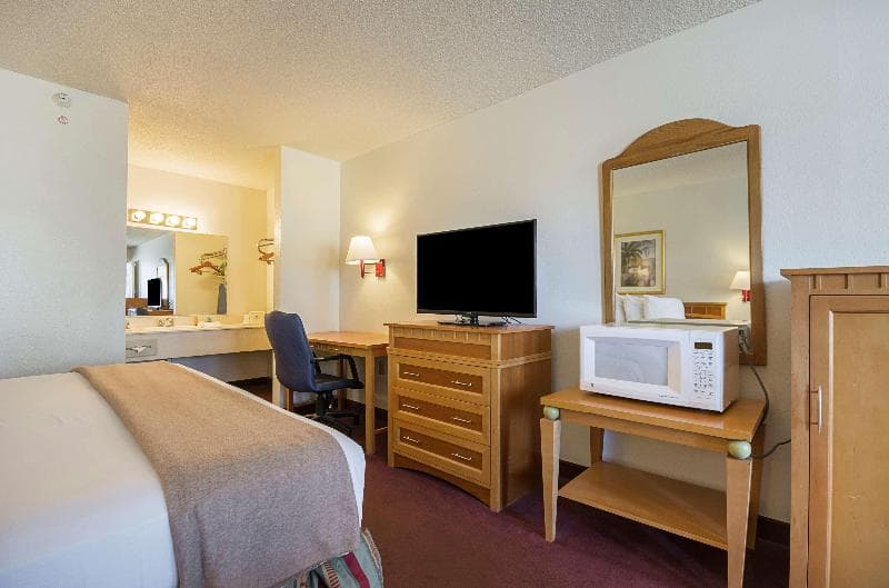 Americas Best Value Inn & Suites Melbourne 3