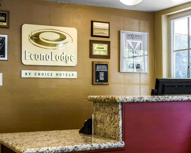 Econo Lodge Sacramento Convention Center photo 1