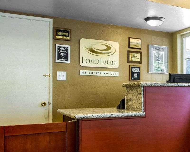 Econo Lodge Sacramento Convention Center 3