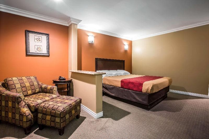 Baymont by Wyndham Ontario photo 1