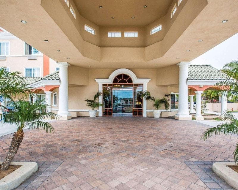 Comfort Suites Oceanside Camp Pendleton Area photo 1