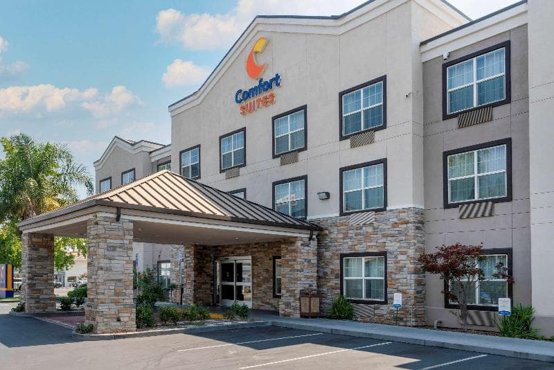 Comfort Suites Downtown 4