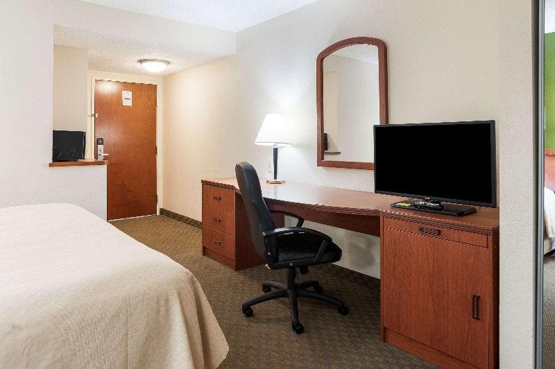 Quality Inn & Suites 2