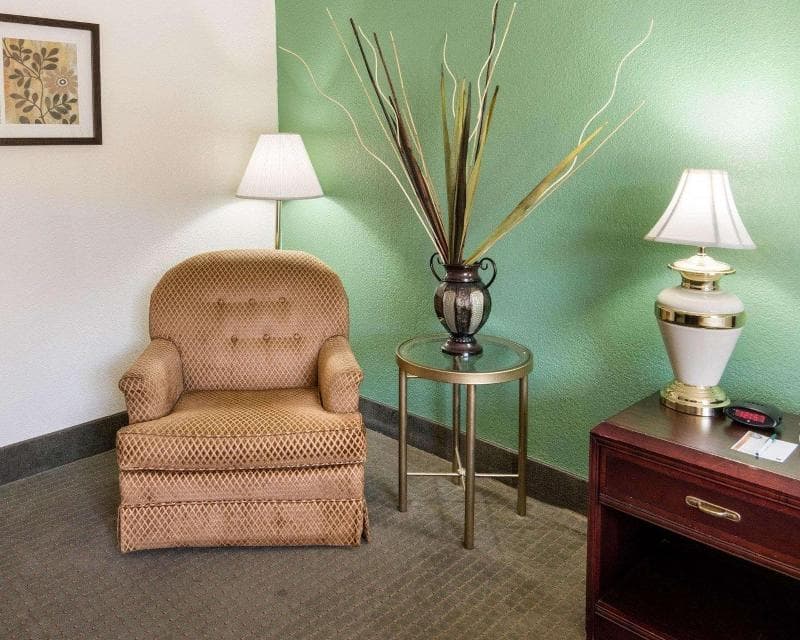 Quality Inn 4