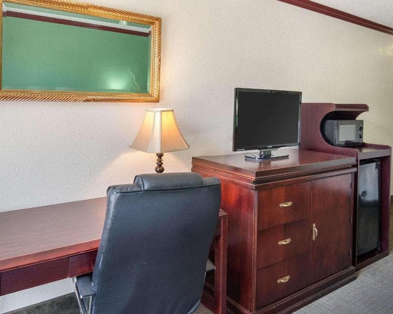 Quality Inn 5