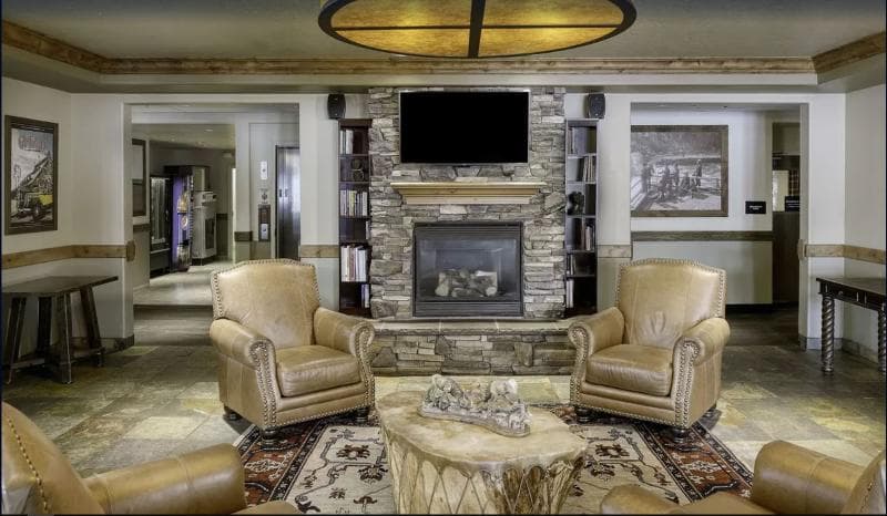 Yellowstone Park Hotel 5