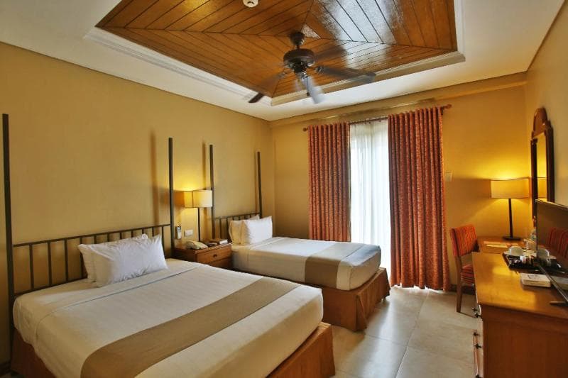 Crown Regency Prince Resort 5