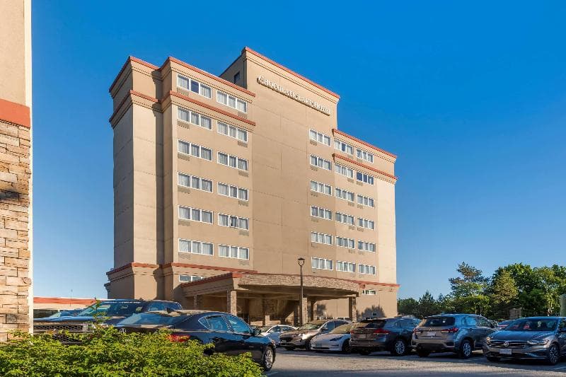 Best Western Plus Chocolate Lake Hotel 5