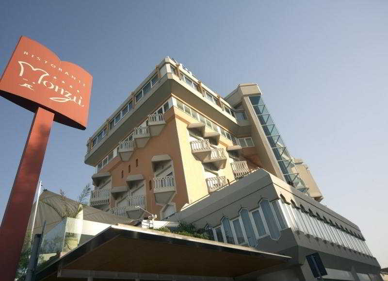 City Hotel photo 1