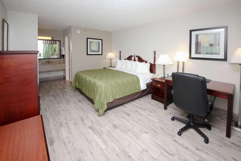 Quality Inn Outlet Mall 3