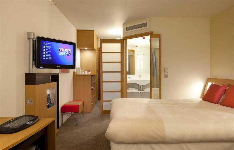 Novotel Liverpool Centre photo 1