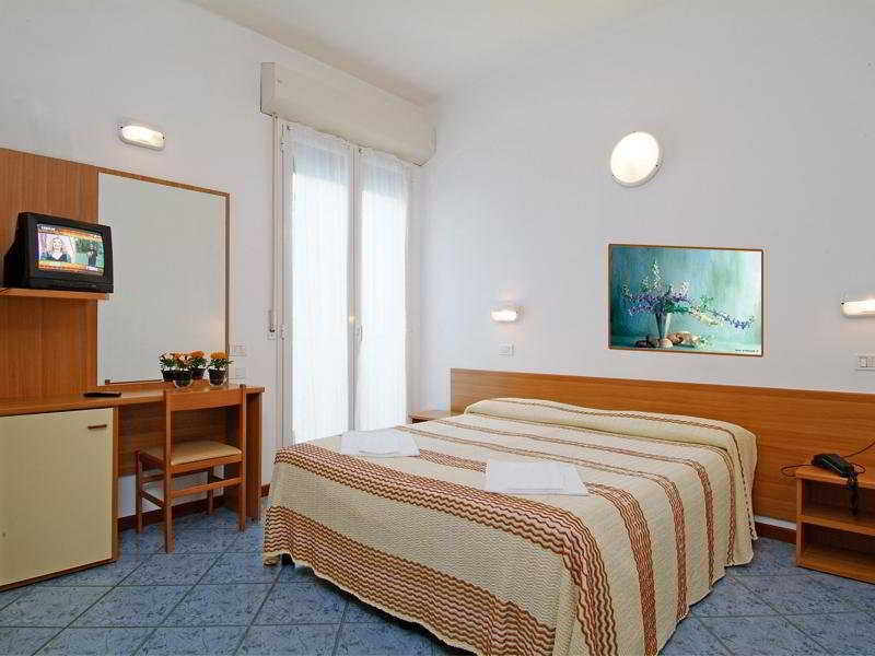 Hotel Corona 2