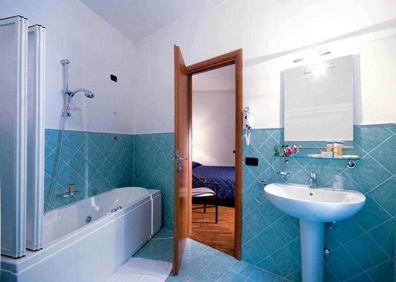Inn Rome Rooms & Suites 4