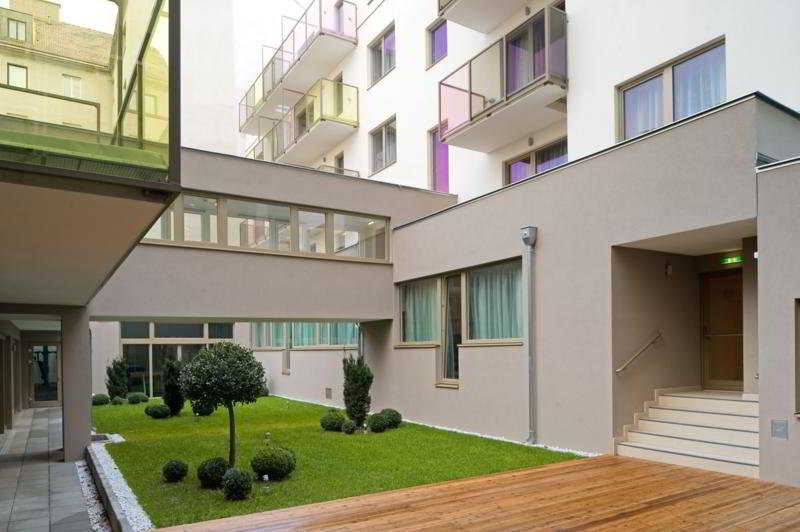 Pakat Suites Hotel main