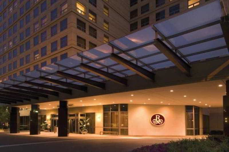 Renaissance Chicago O'hare Suites Hotel 4