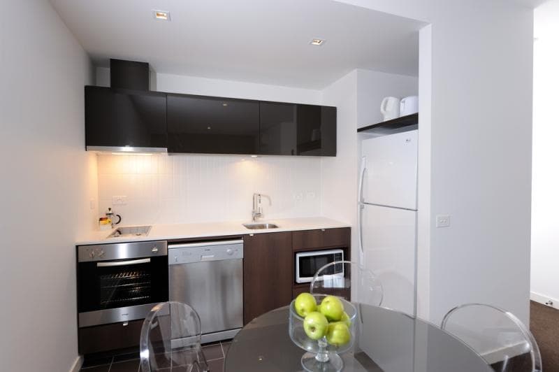 Dandenong Central Apartment Hotel 2