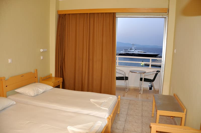 Zephyros Hotel 5