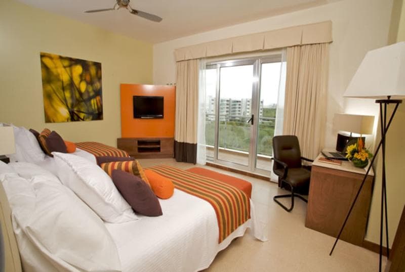 Krystal Urban Cancun And Beach Club 5