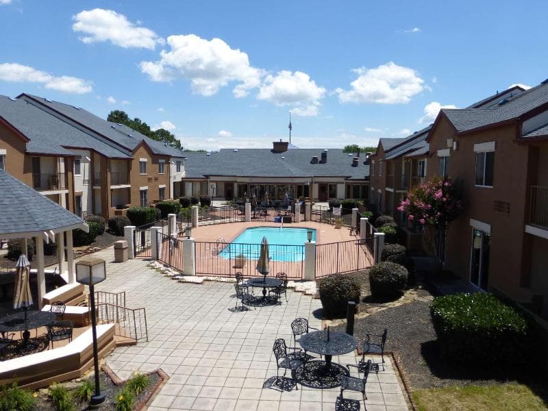 Red Roof PLUS+ & Suites Knoxville West-Cedar Bluff photo 1