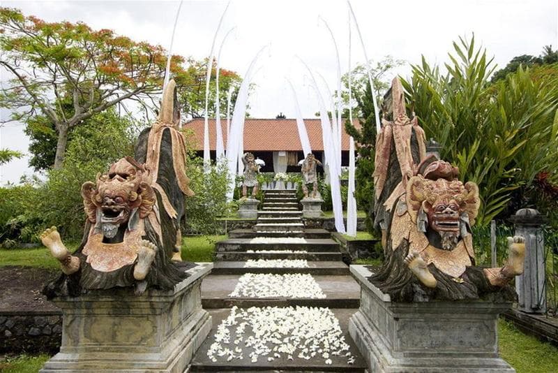 Tirta Ayu Hotel main