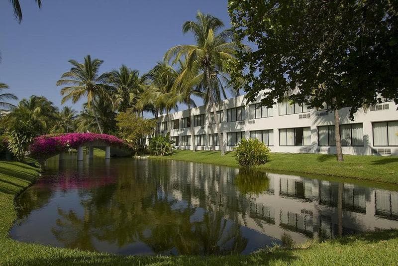Ocean Breeze Hotels Acapulco 3