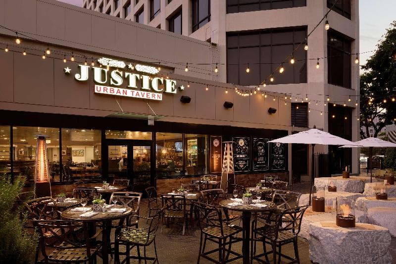 DoubleTree by Hilton Hotel Los Angeles Downtown 2