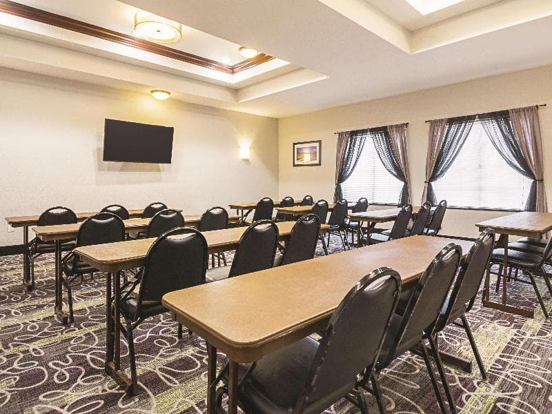 La Quinta Inn & Suites by Wyndham Fresno Northwest photo 1